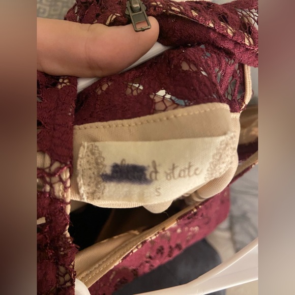 beautiful dress great for formal or fancy events - Picture 2 of 3